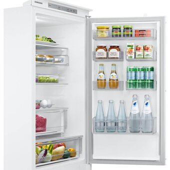  Встраиваемый холодильник Samsung BRB26705FWW 