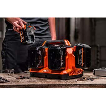  Зарядное устройство AEG BL18C6 (4935480051) 18В 6 портовое 