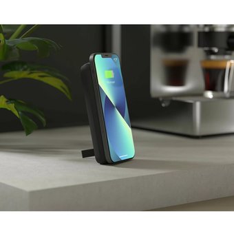  Внешний аккумулятор ZENS Magnetic 10000 mAh wireless powerbank со встроенной подставкой, черный 