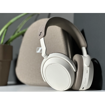  Наушники-гарнитура Sennheiser Momentum 4 Wireless белый 