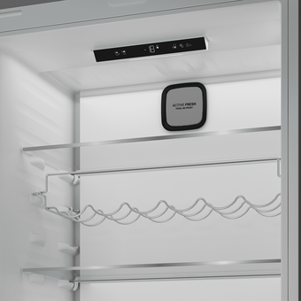  Встраиваемй холодильник Hotpoint HBT 400I 