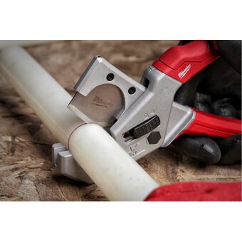  Резак для пластиковых труб Milwaukee 4932479407 