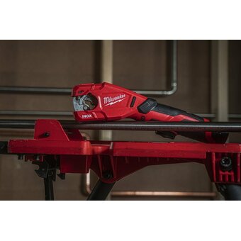  Труборез аккумуляторный Milwaukee M12PCSS-0 4933479241 