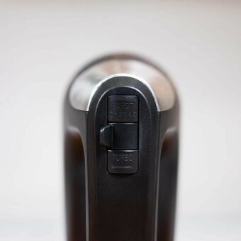  Миксер ручной Scarlett SC-HM40S23 черный/серебристый 