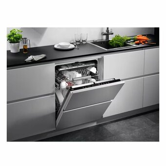  Встраиваемая посудомоечная машина AEG FSK73768P 
