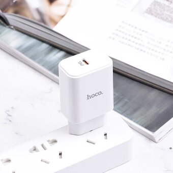  СЗУ HOCO C80A Plus Rapido PD20W, QC3.0, Type-C + lightning (белый) 