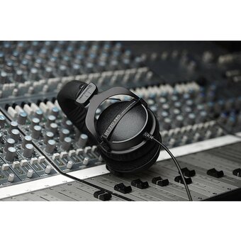  Наушники Beyerdynamic DT 770 Pro Black Edition 80 OHMS 