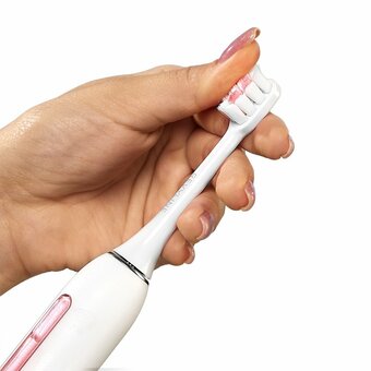  Электрическая зубная щетка REVYLINE RL 070 белый 
