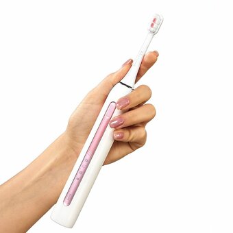  Электрическая зубная щетка REVYLINE RL 070 белый 
