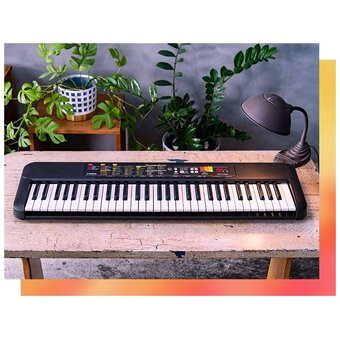  Синтезатор Yamaha PSR-F52 