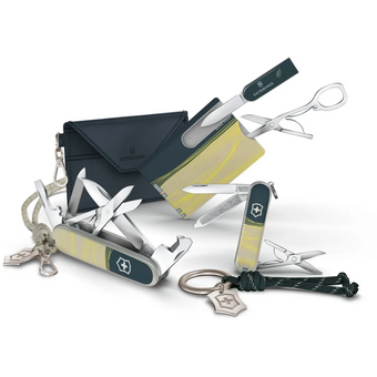  Складной нож Victorinox Classic SD New York Style 0.6223.e223, функций 7, 58мм, зеленый, коробка подарочная 