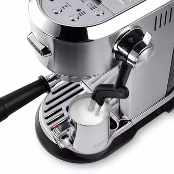  Кофеварка DeLonghi EC950.M серебристый 