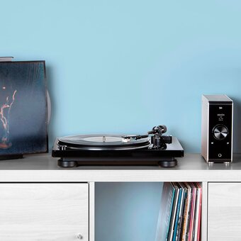  Виниловый проигрыватель Denon DP-29F серебристый 