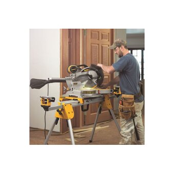 Торцовочная пила DeWalt DWS780-XE 