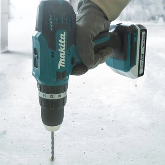  Дрель-шуруповерт Makita HP488D002 