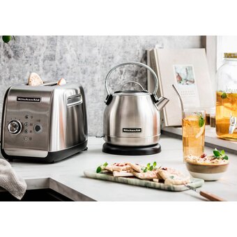  Электрочайник KitchenAid 5KEK1222ESX (106206) стальной 