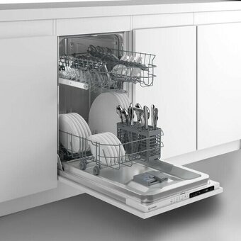  Встраиваемая посудомоечная машина INDESIT RWM 8E55 