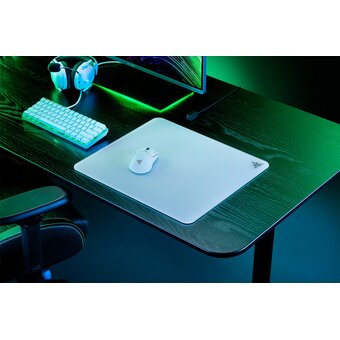  Игровой коврик для мыши Razer Atlas White RZ02-04890200-R3M1 