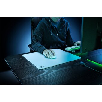  Игровой коврик для мыши Razer Atlas White RZ02-04890200-R3M1 