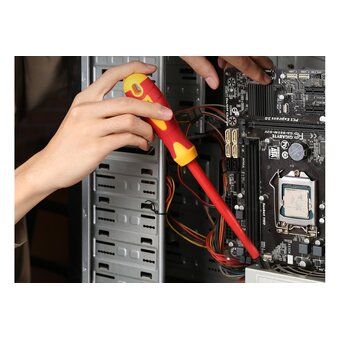  Диэлектрическая крестовая отвертка Deli DL518150 