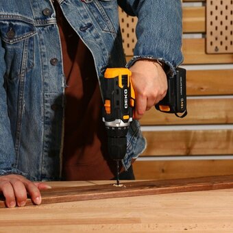  Дрель-шуруповерт DEKO Banger 16V в кейсе + набор 63 инструмента (080-1003) 