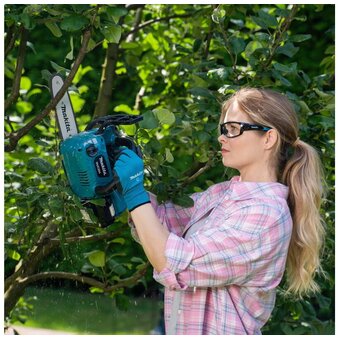  Пила цепная Makita DUC204SF 