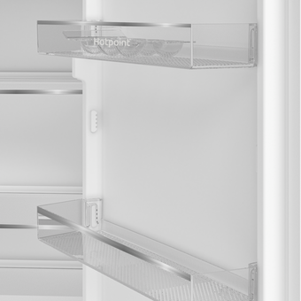  Встраиваемый холодильник HOTPOINT HBH 20 белый 
