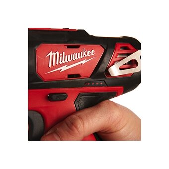  Дрель-шуруповерт Milwaukee M12 BPD-0 (4933441950) без АКБ и ЗУ уд 