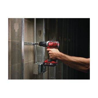  Дрель-шуруповерт Milwaukee M18 BPD-202C (4933443515) 2АКБ+ЗУ уд 