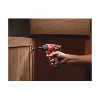  Шуруповерт Milwaukee M12 BSD-0 (4933447135) без АКБ и ЗУ 