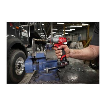  Дрель-шуруповерт Milwaukee M12 Fuel FPD2-402X (4933479869) 2АКБ+ЗУ уд 