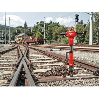  Гайковёрт импульсный Milwaukee M18 FHIWF1R-0C (4933493140) железнодорожный без АКБ и ЗУ 