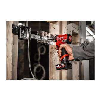  Винтоверт импульсный Milwaukee M12 Fuel FID2-202X (4933479877) 2АКБ+ЗУ 
