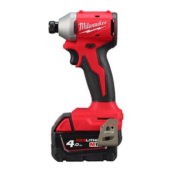  Винтовёрт импульсный Milwaukee M18 BLIDRC-402C (4933492840) 2АКБ+ЗУ 