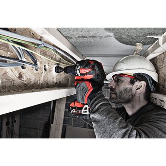  Дрель-шуруповерт Milwaukee M18 BLDDRC-402C (4933492834) 2АКБ+ЗУ безуд 