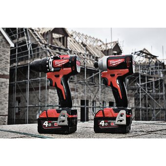  Дрель-шуруповерт Milwaukee M18 BLDDRC-402C (4933492834) 2АКБ+ЗУ безуд 