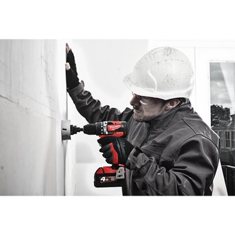  Дрель-шуруповерт Milwaukee M18 BLDDRC-402C (4933492834) 2АКБ+ЗУ безуд 