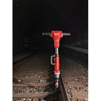  Гайковёрт импульсный Milwaukee M18 FHIWF1R-122С (4933493141) железнодорожный 2АКБ+ЗУ 