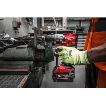  Дрель-шуруповерт Milwaukee M18 FPD3-402C (4933492473) 2АКБ+ЗУ уд 