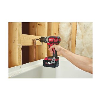  Дрель-шуруповерт Milwaukee M18 BDD-402C (4933443565) 2АКБ+ЗУ безуд 