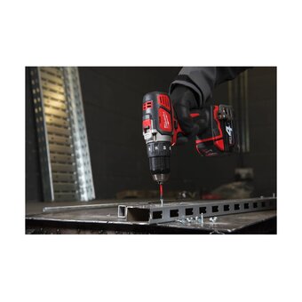  Дрель-шуруповерт Milwaukee M18 BDD-402C (4933443565) 2АКБ+ЗУ безуд 