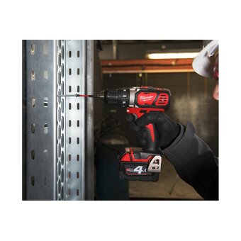  Дрель-шуруповерт Milwaukee M18 BDD-402C (4933443565) 2АКБ+ЗУ безуд 