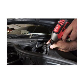  Винтовёрт импульсный Milwaukee M18 BID-402C (4933443580) 2АКБ+ЗУ 