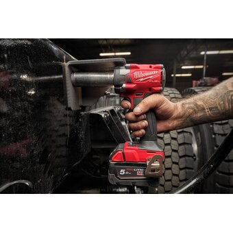  Гайковёрт Milwaukee M18 FIW2F12-0 (4933498058) без АКБ и ЗУ уд 