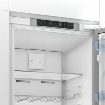 Встраиваемый холодильник Beko BCNA306E3S белый 