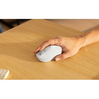  Мышь Logitech M196 910-007316 белый оптическая 1000dpi беспроводная BT USB 
