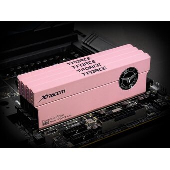  ОЗУ DDR5 TEAMGROUP T-Force Xtreem (FFPD532G7600HC36FDC01) 32GB (2x16GB) 7600MHz CL36 (36-45-45-84) 1.40V / Pink 