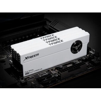  ОЗУ DDR5 TEAMGROUP T-Force Xtreem (FFWD532G7200HC34ADC01) 32GB (2x16GB) 7200MHz CL34 (34-42-42-84) 1.40V / White 