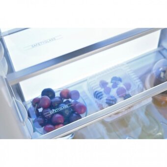  Встраиваемый холодильник ZUGEL ZRI1750NF 