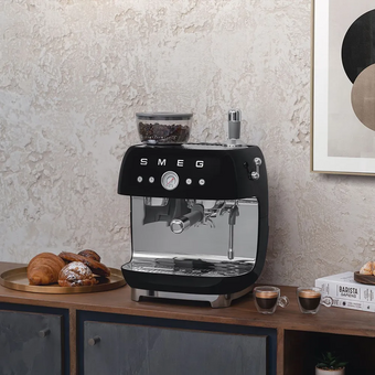  Эспрессо кофемашина Smeg EGF03BLEU черный 
